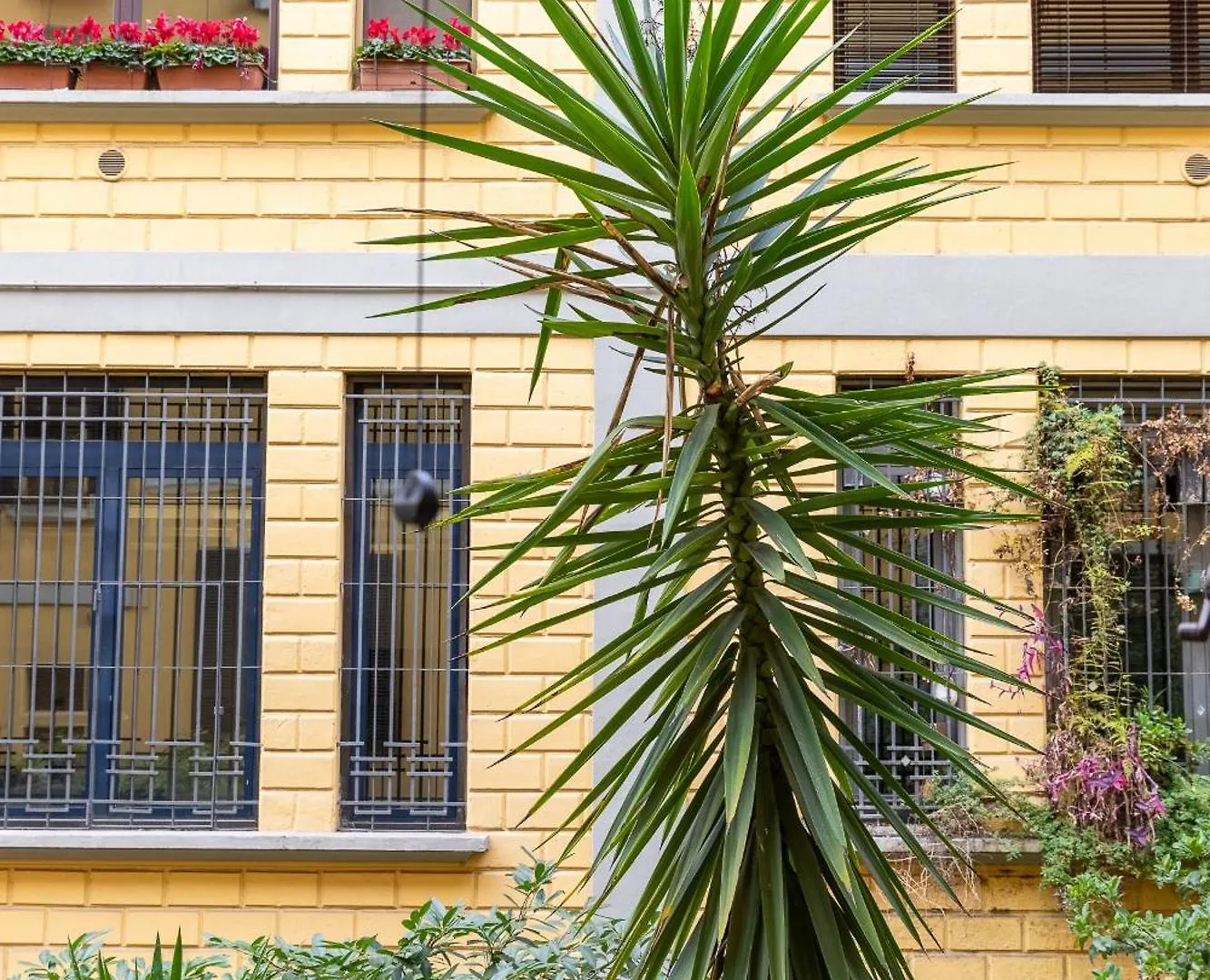 Apartment Comfortable Flat Inside Isola And Garibaldi District