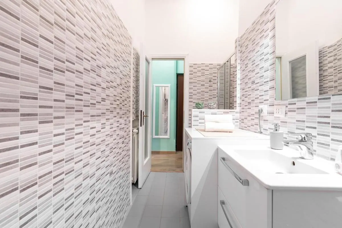 Apartment Comfortable Flat Inside Isola And Garibaldi District