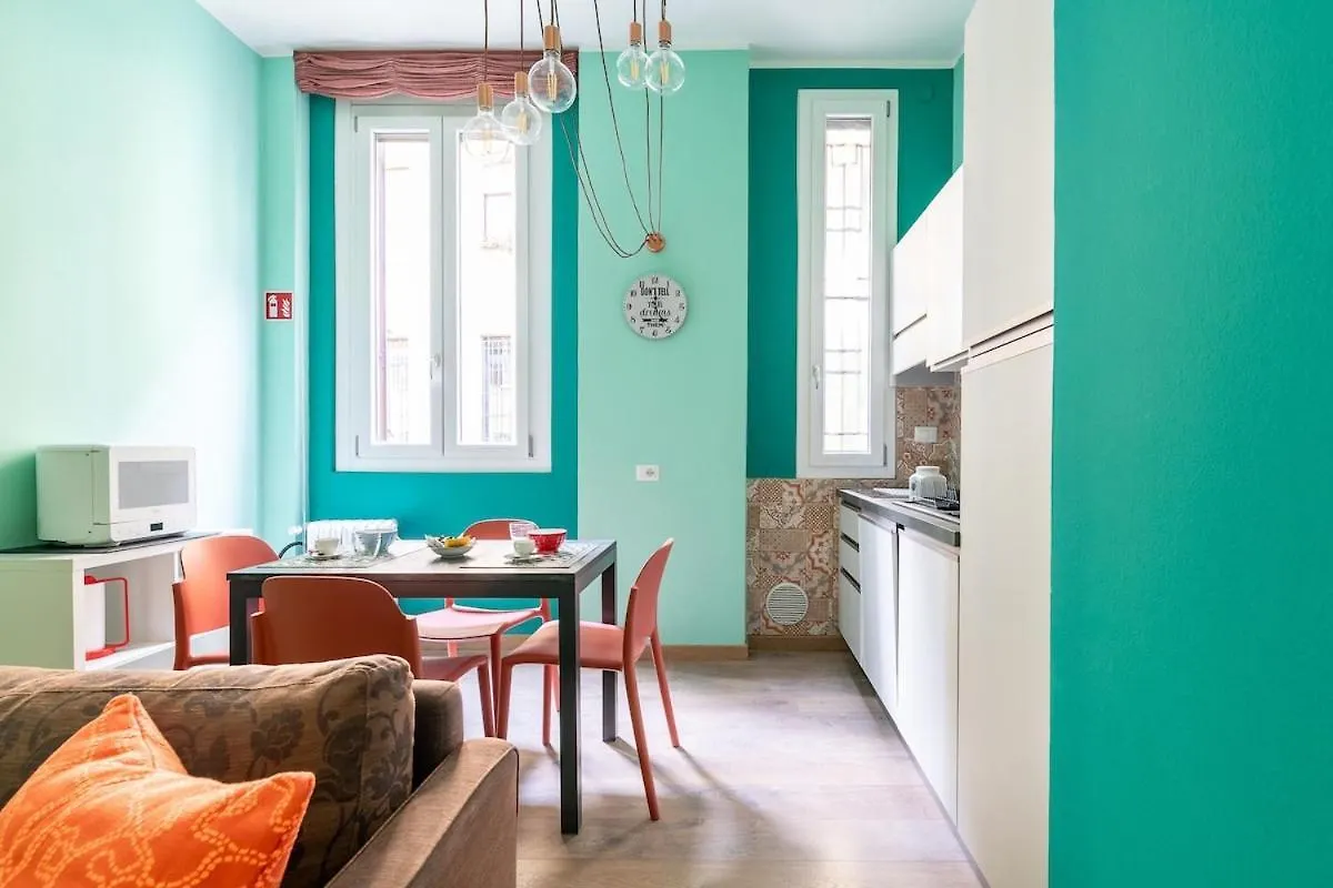 Comfortable Flat Inside Isola And Garibaldi District Apartment Milan