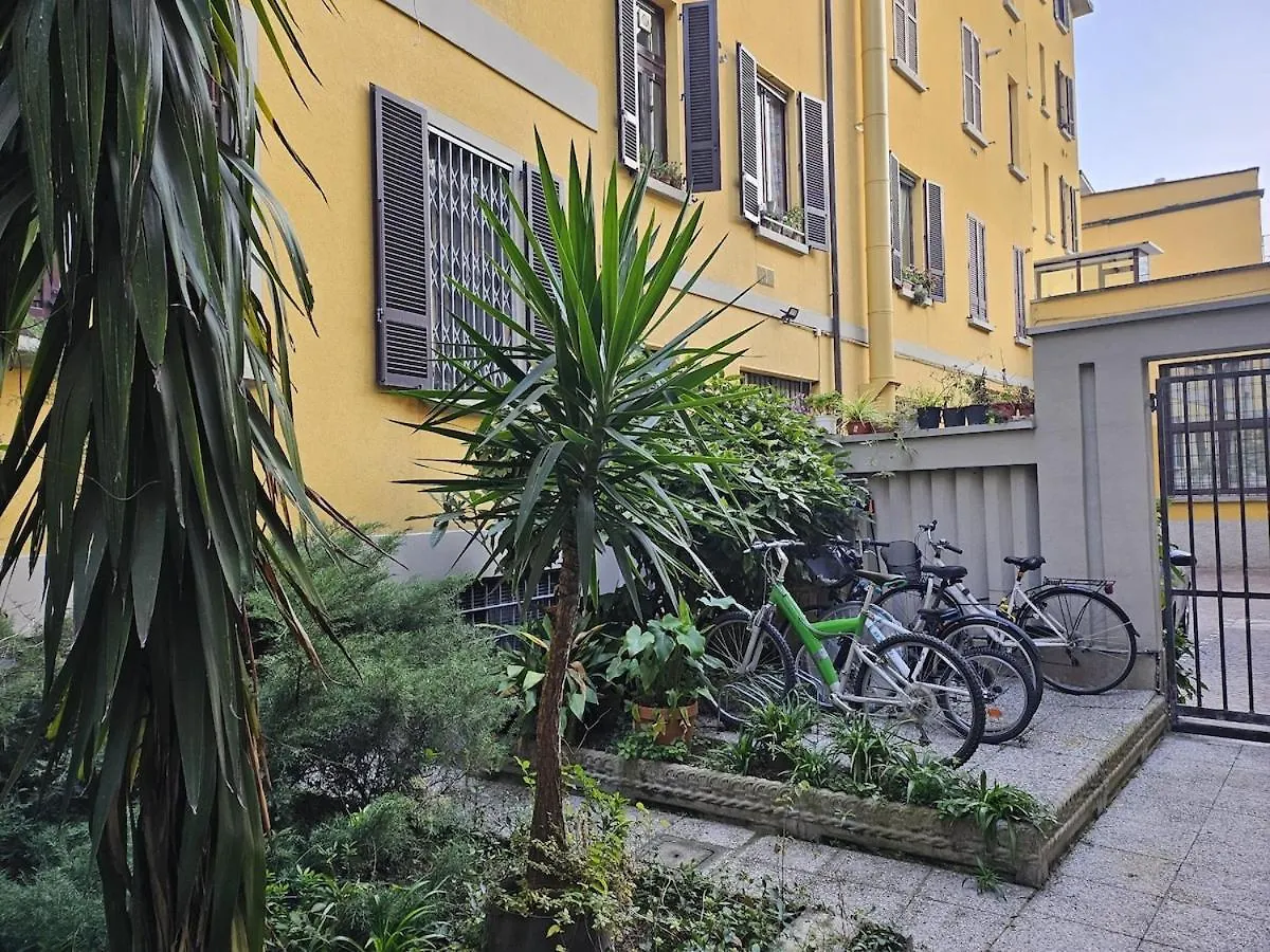 Apartment Comfortable Flat Inside Isola And Garibaldi District