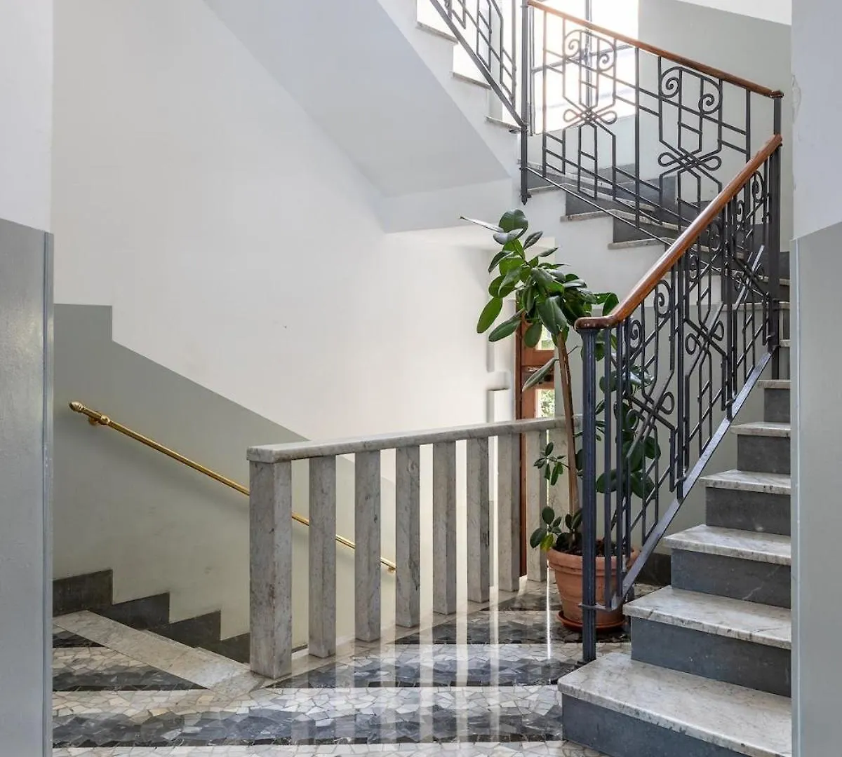 Comfortable Flat Inside Isola And Garibaldi District