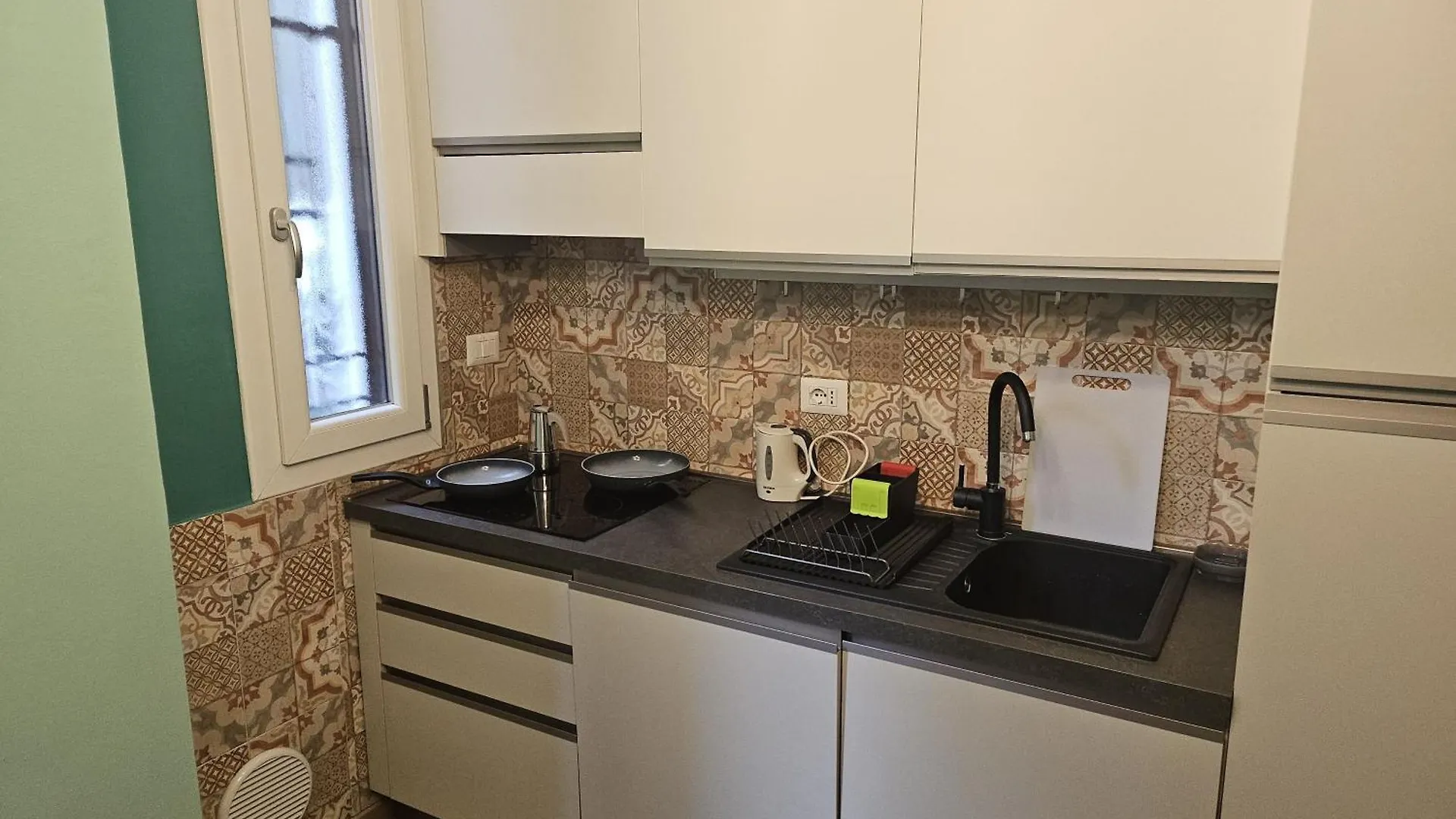 Comfortable Flat Inside Isola And Garibaldi District Italy