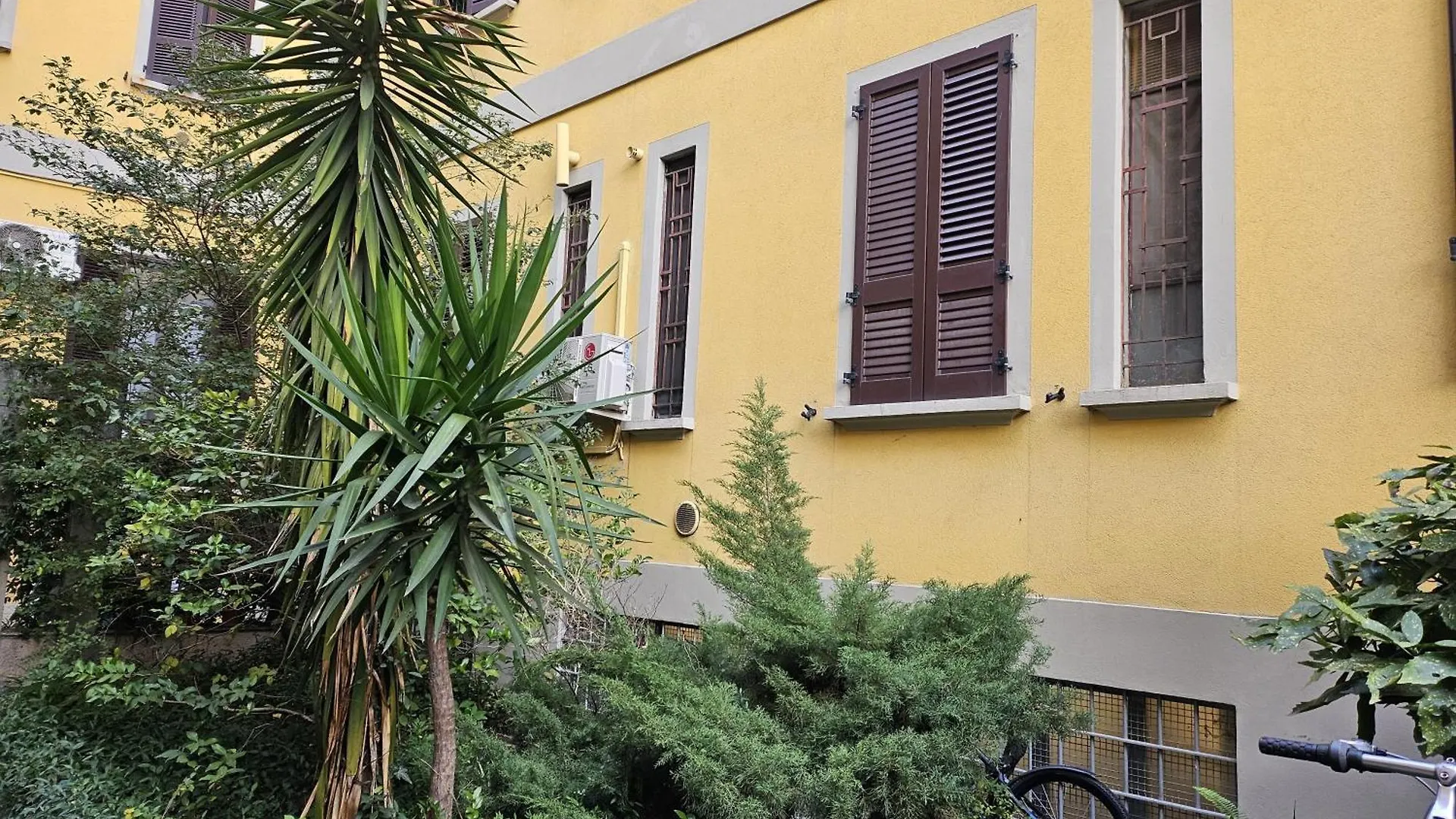 Comfortable Flat Inside Isola And Garibaldi District Italy
